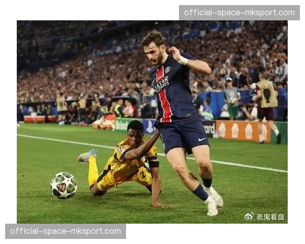 克瓦拉茨赫利亚接受家乡媒体采访，重申在那不勒斯很开心